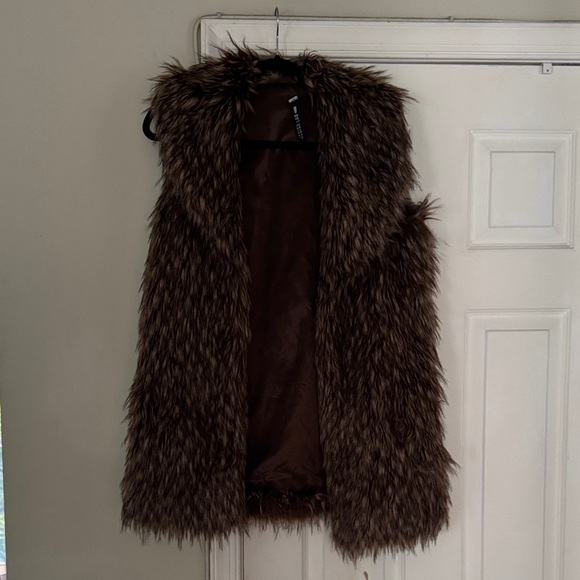 Design Lab Lord & Taylor Brown Faux Fur Vest - Picture 1 of 1